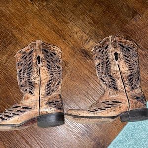 Corral boots